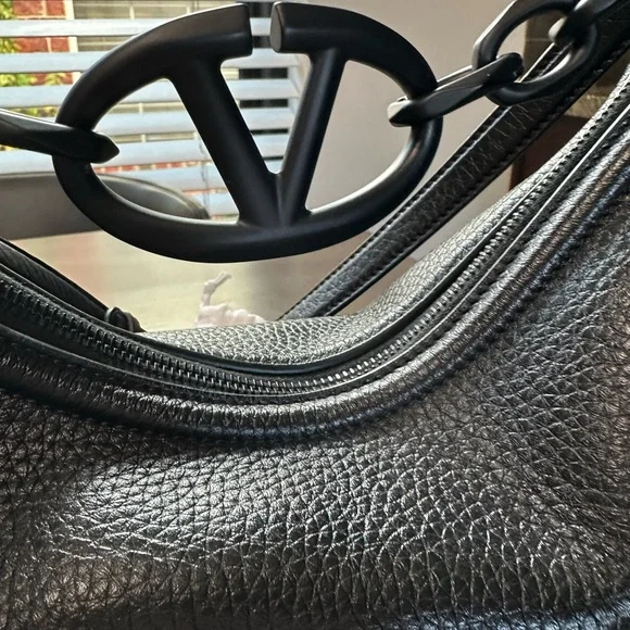Valentino black V-logo moon small hobo bag in grainy calfskin. - Picture 7 of 11